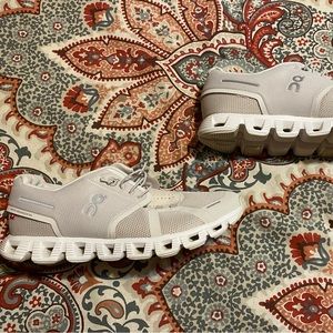 On Cloud White Tennis Shoes